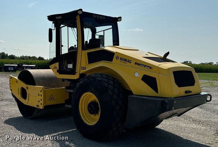 image for item DW2267 2017 Bomag BW211DH single drum vibratory roller