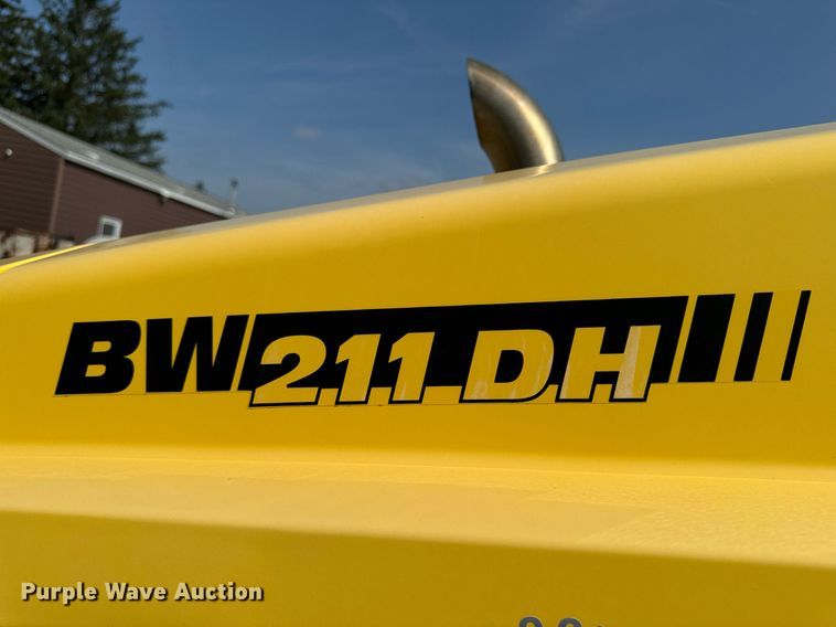 image for item DW2267 2017 Bomag BW211DH single drum vibratory roller