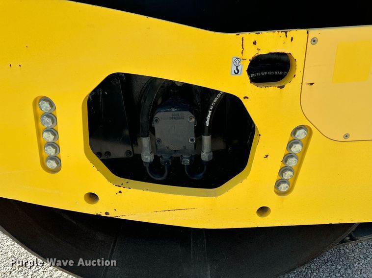 image for item DW2267 2017 Bomag BW211DH single drum vibratory roller