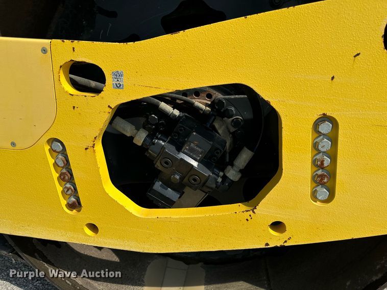 image for item DW2267 2017 Bomag BW211DH single drum vibratory roller