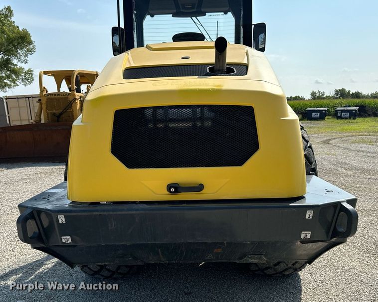 image for item DW2267 2017 Bomag BW211DH single drum vibratory roller