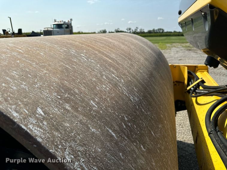 image for item DW2267 2017 Bomag BW211DH single drum vibratory roller