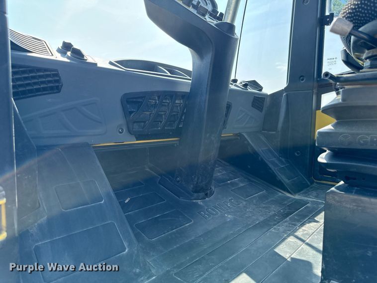 image for item DW2267 2017 Bomag BW211DH single drum vibratory roller