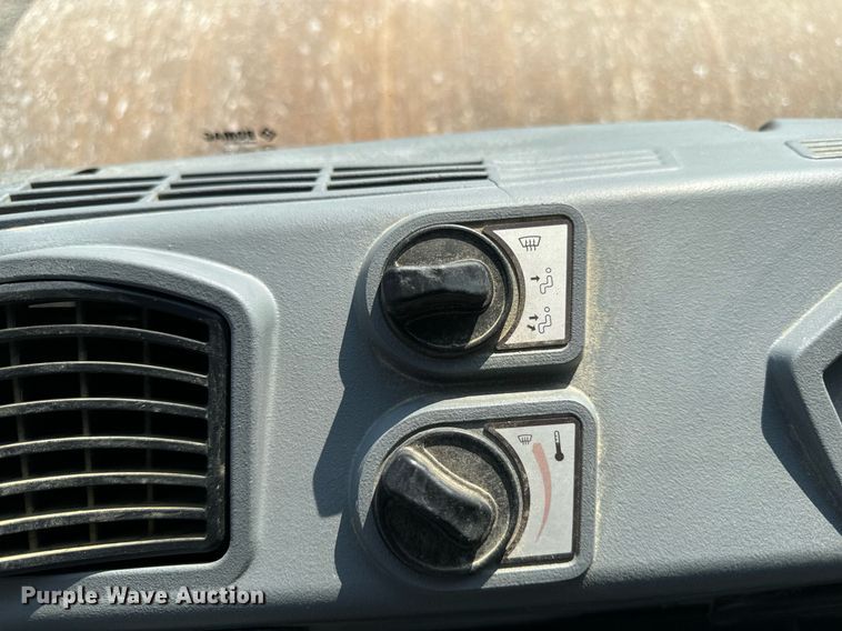 image for item DW2267 2017 Bomag BW211DH single drum vibratory roller