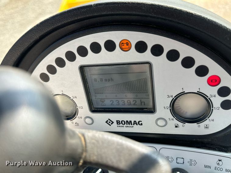 image for item DW2267 2017 Bomag BW211DH single drum vibratory roller