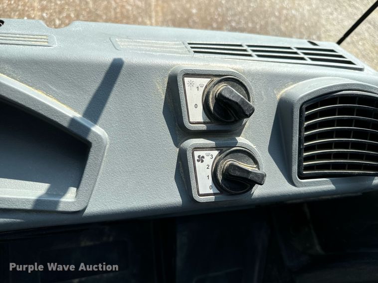 image for item DW2267 2017 Bomag BW211DH single drum vibratory roller