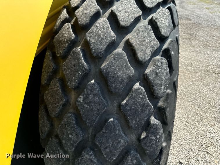 image for item DW2267 2017 Bomag BW211DH single drum vibratory roller