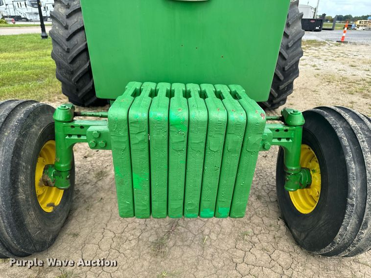 image for item DW2269 1981 John Deere 4640 tractor