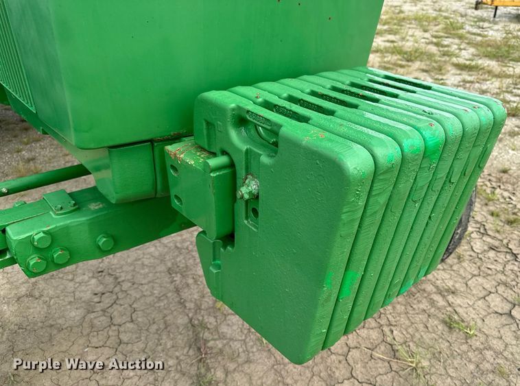 image for item DW2269 1981 John Deere 4640 tractor