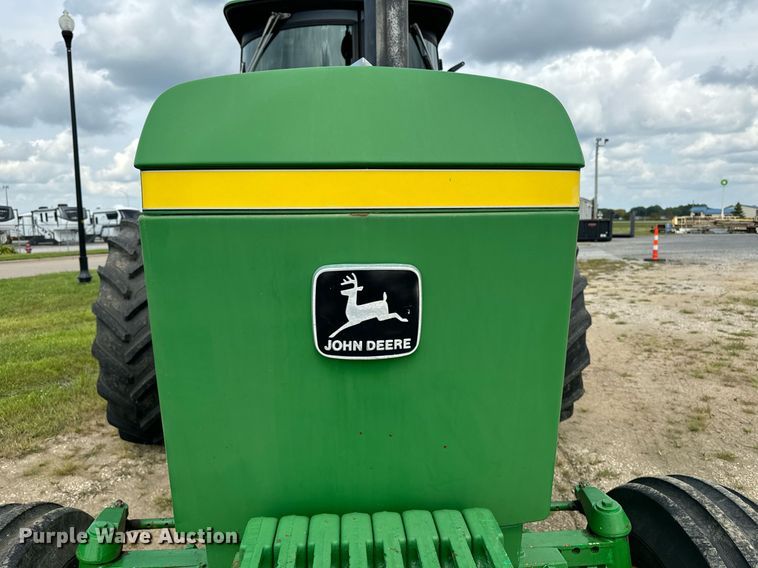 image for item DW2269 1981 John Deere 4640 tractor