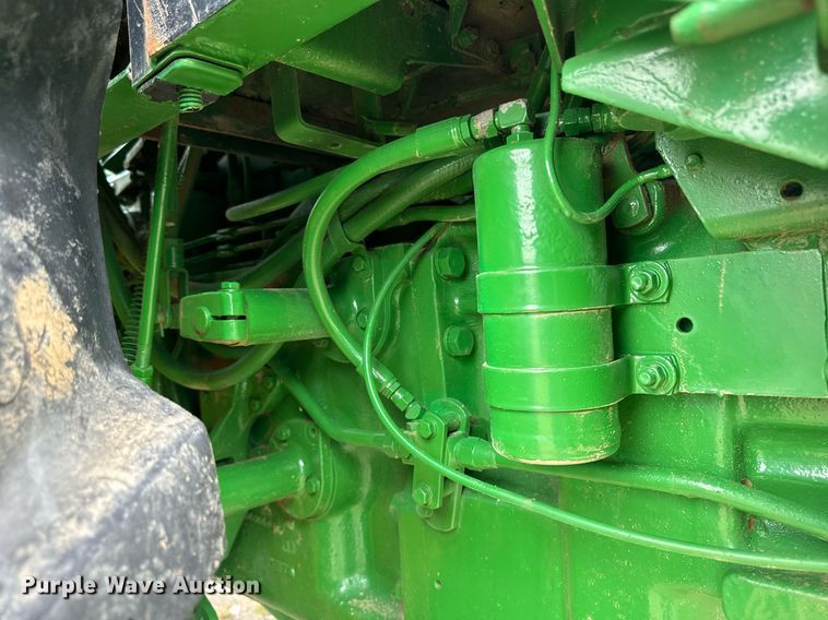 image for item DW2269 1981 John Deere 4640 tractor