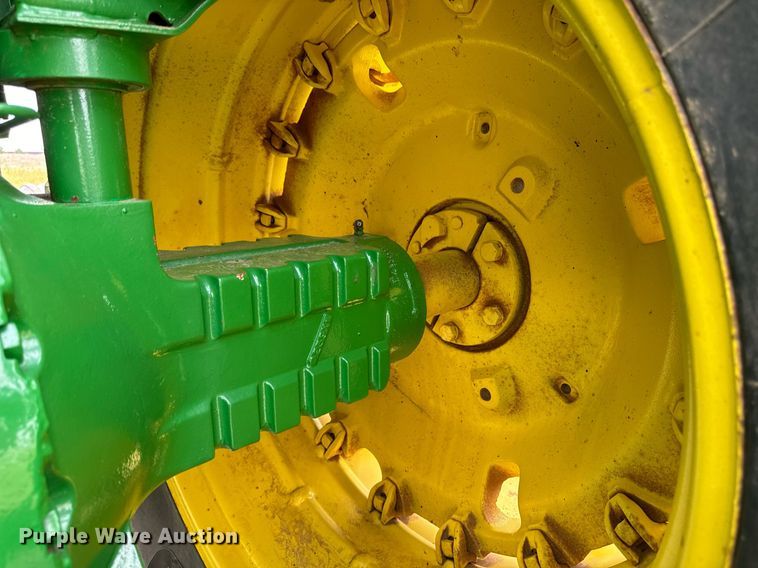 image for item DW2269 1981 John Deere 4640 tractor