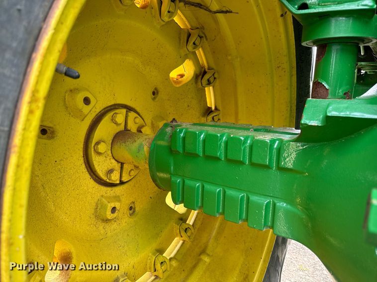 image for item DW2269 1981 John Deere 4640 tractor