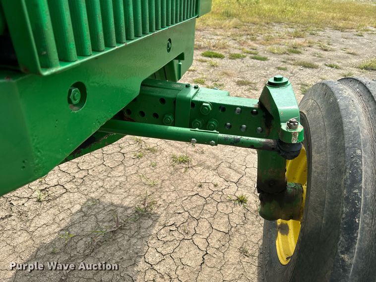 image for item DW2269 1981 John Deere 4640 tractor