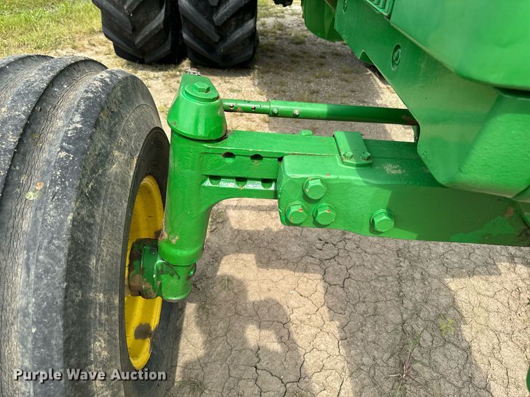 image for item DW2269 1981 John Deere 4640 tractor