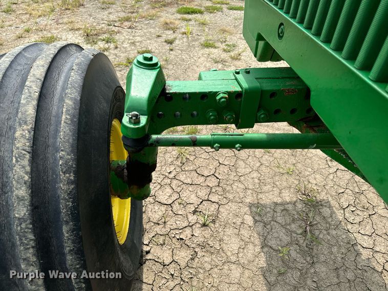image for item DW2269 1981 John Deere 4640 tractor