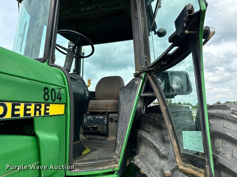 image for item DW2269 1981 John Deere 4640 tractor