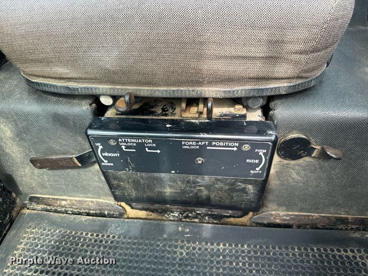 image for item DW2269 1981 John Deere 4640 tractor