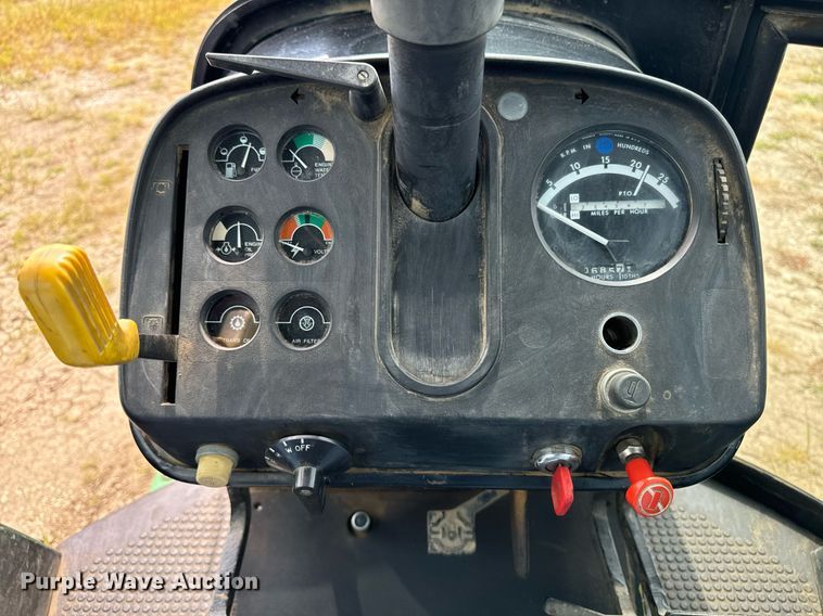 image for item DW2269 1981 John Deere 4640 tractor