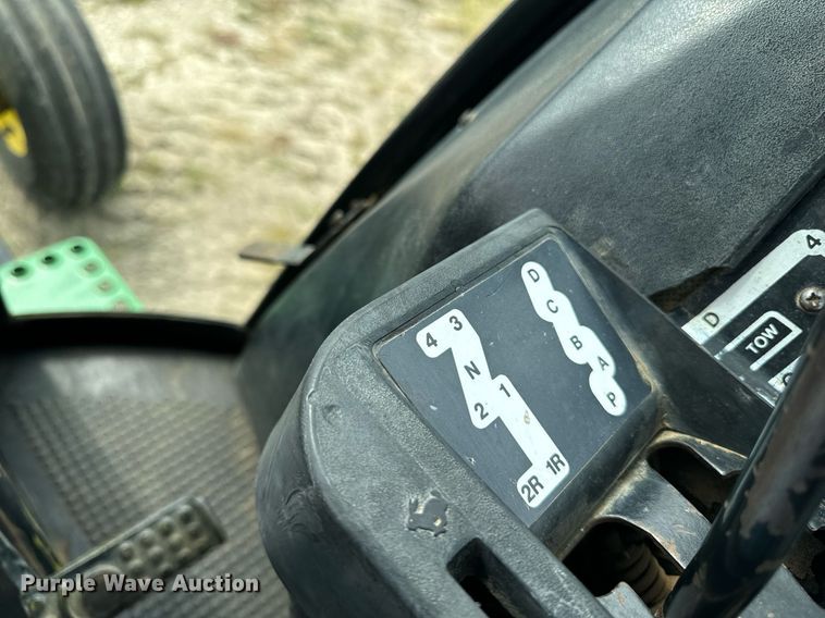 image for item DW2269 1981 John Deere 4640 tractor