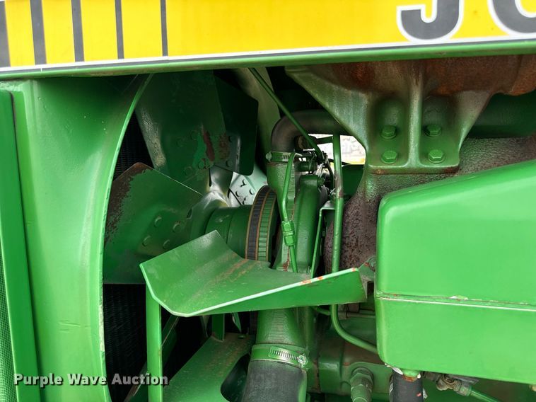 image for item DW2269 1981 John Deere 4640 tractor