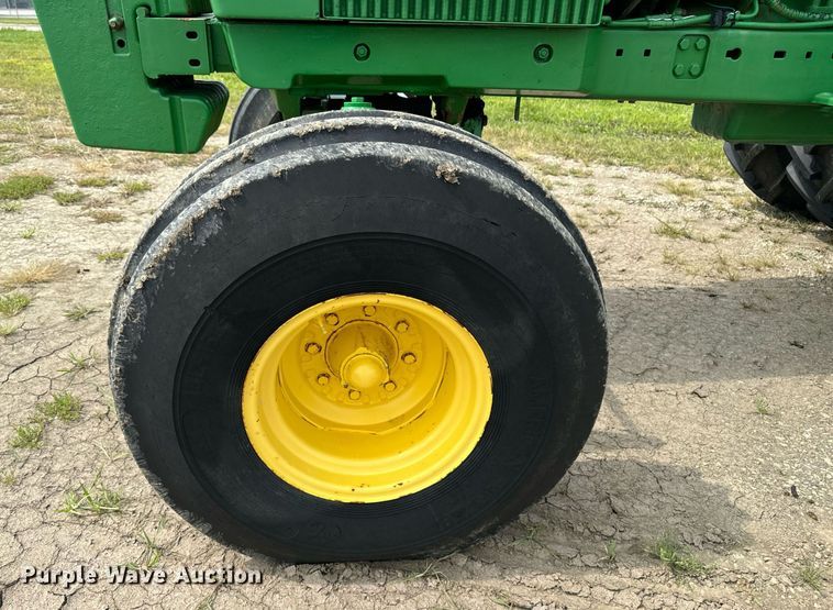 image for item DW2269 1981 John Deere 4640 tractor