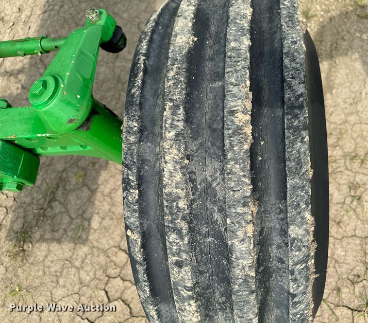 image for item DW2269 1981 John Deere 4640 tractor