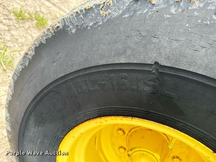 image for item DW2269 1981 John Deere 4640 tractor