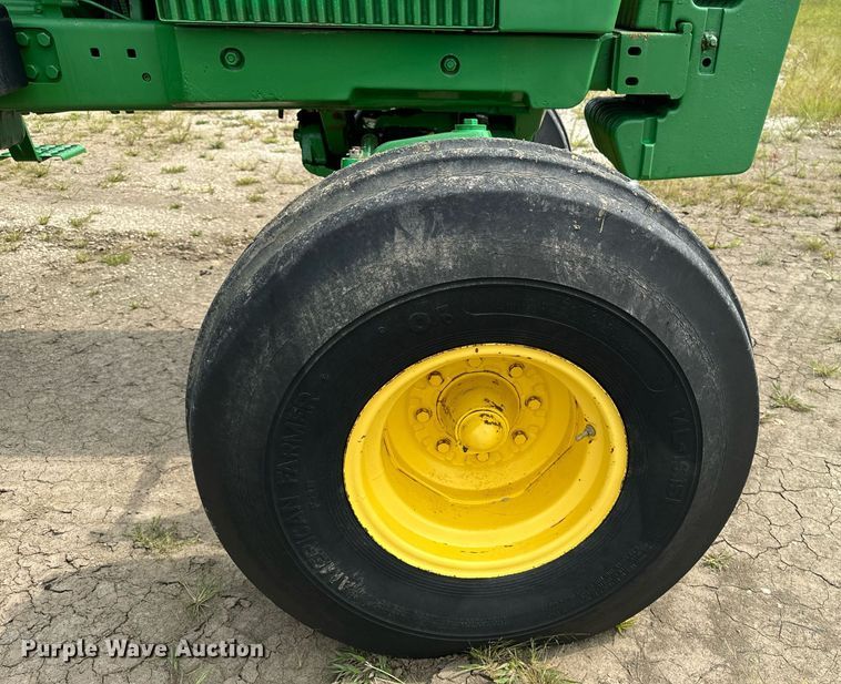 image for item DW2269 1981 John Deere 4640 tractor