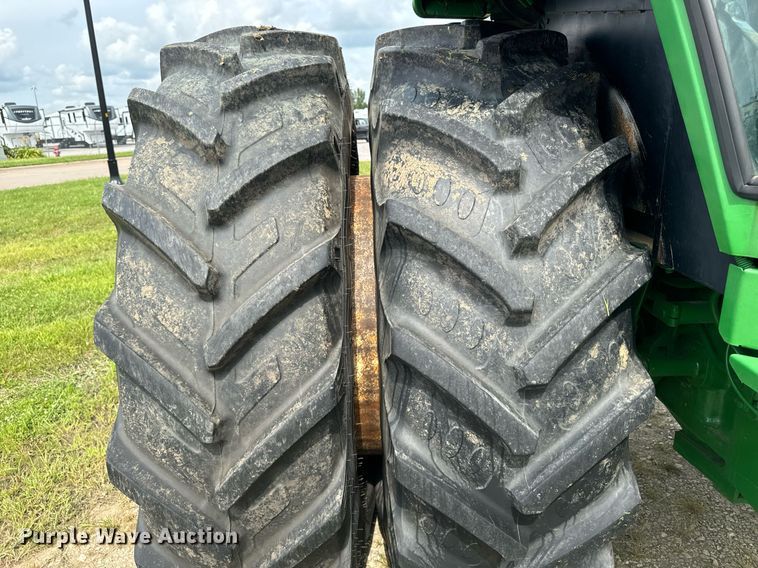 image for item DW2269 1981 John Deere 4640 tractor