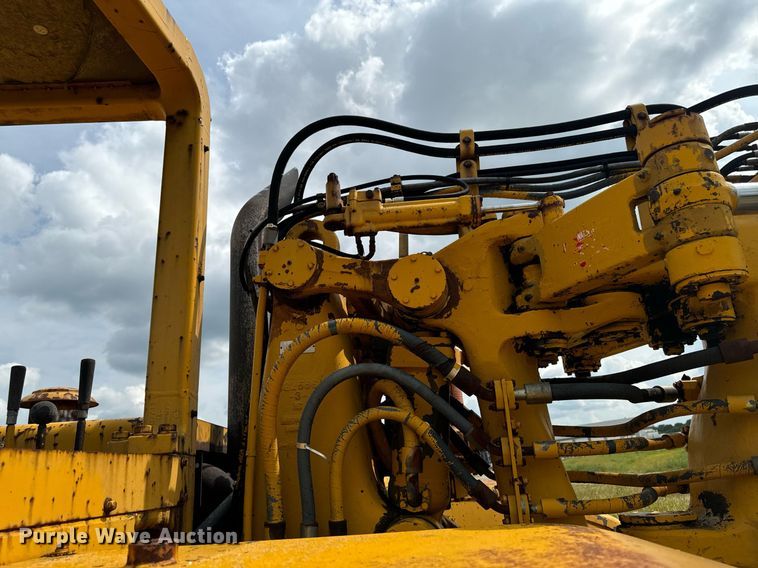 image for item DW2270 1978 Caterpillar 621B conventional scraper 
