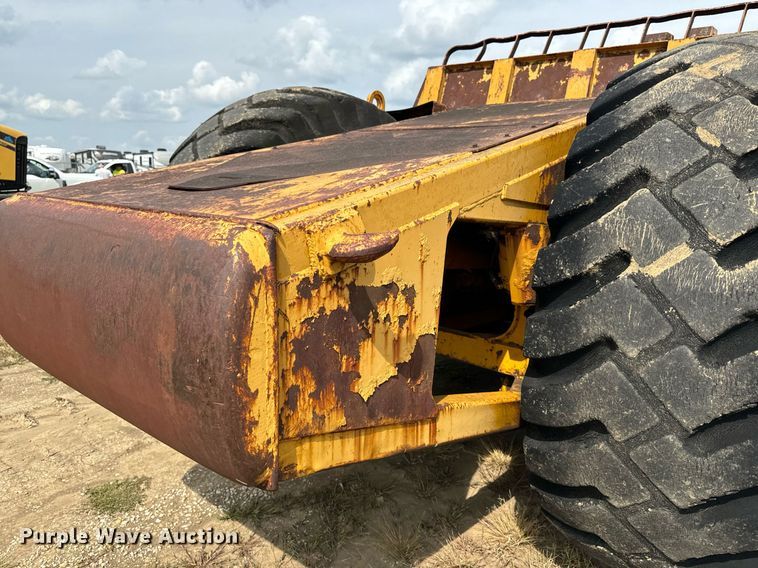 image for item DW2270 1978 Caterpillar 621B conventional scraper 