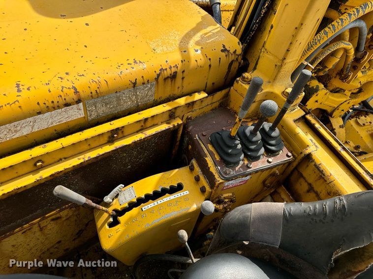 image for item DW2270 1978 Caterpillar 621B conventional scraper 