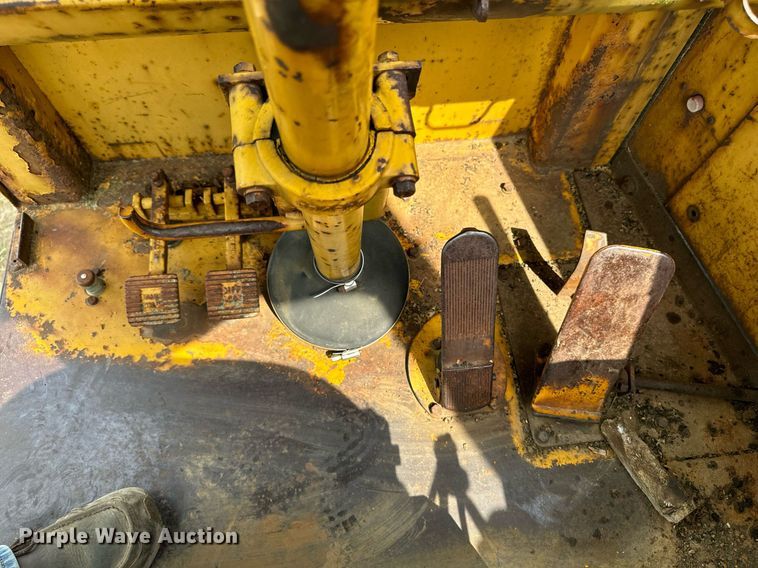 image for item DW2270 1978 Caterpillar 621B conventional scraper 