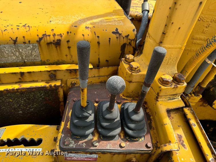 image for item DW2270 1978 Caterpillar 621B conventional scraper 