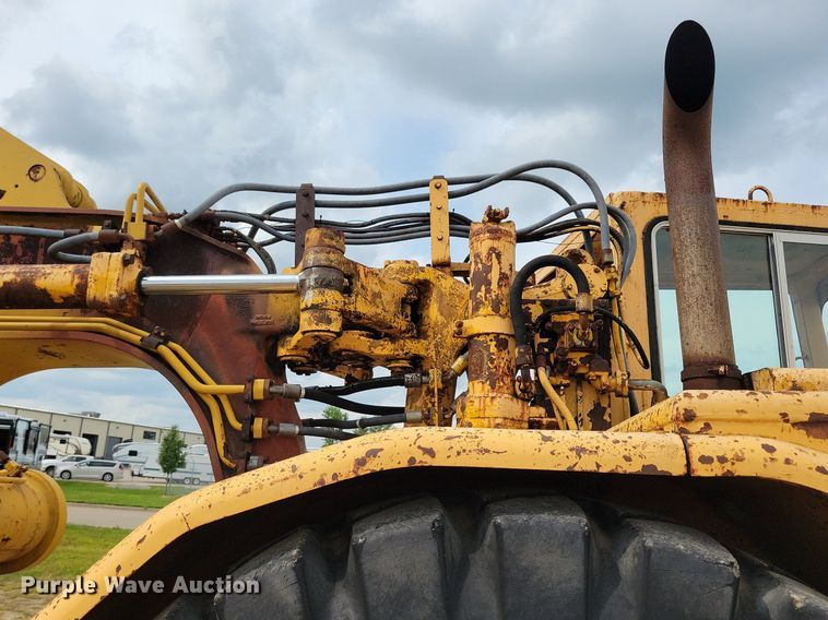 image for item DW2271 1978 Caterpillar 621B conventional scraper 