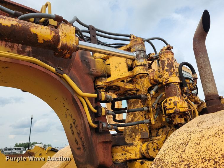 image for item DW2271 1978 Caterpillar 621B conventional scraper 