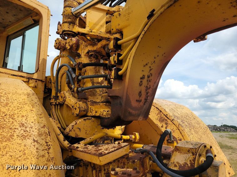 image for item DW2271 1978 Caterpillar 621B conventional scraper 