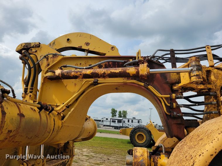 image for item DW2271 1978 Caterpillar 621B conventional scraper 