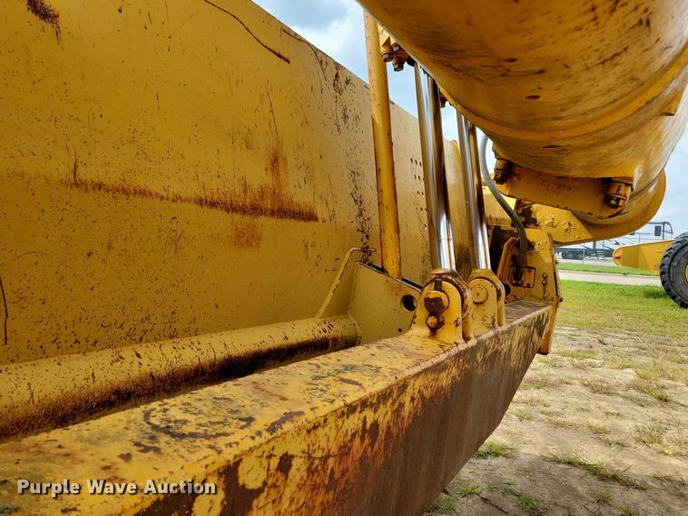 image for item DW2271 1978 Caterpillar 621B conventional scraper 