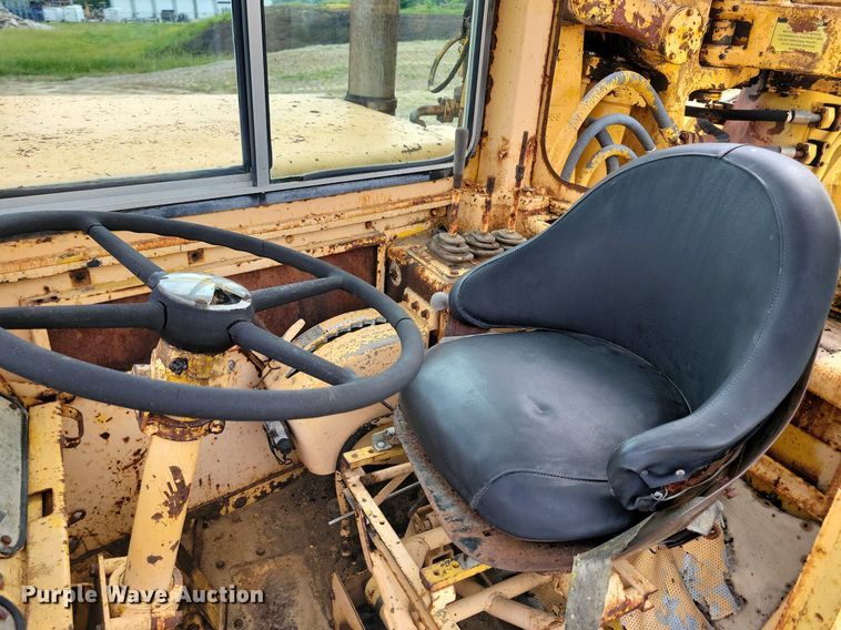 image for item DW2271 1978 Caterpillar 621B conventional scraper 