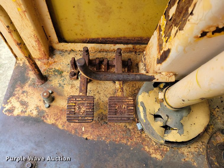 image for item DW2271 1978 Caterpillar 621B conventional scraper 