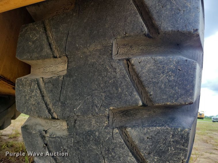 image for item DW2271 1978 Caterpillar 621B conventional scraper 