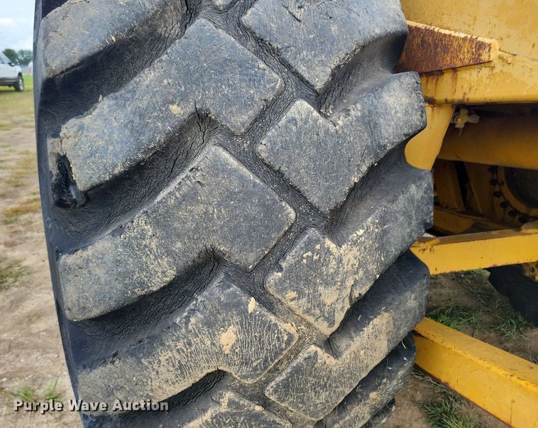 image for item DW2271 1978 Caterpillar 621B conventional scraper 