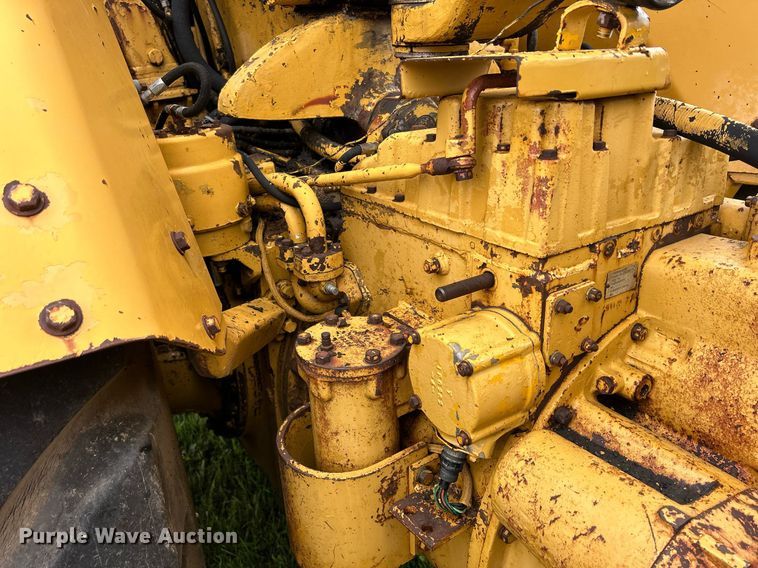 image for item DW2272 1973 Caterpillar  627 conventional scraper 