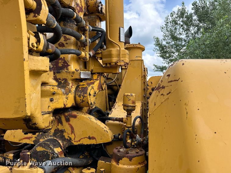 image for item DW2272 1973 Caterpillar  627 conventional scraper 