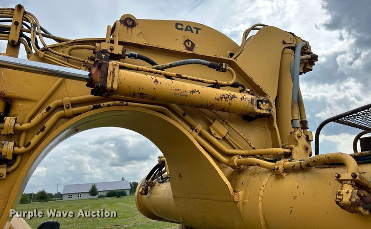 image for item DW2272 1973 Caterpillar  627 conventional scraper 