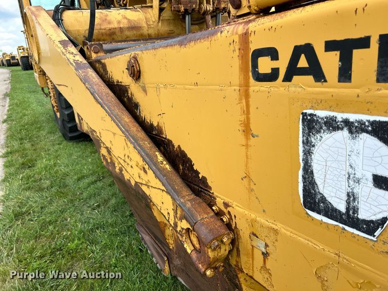 image for item DW2272 1973 Caterpillar  627 conventional scraper 