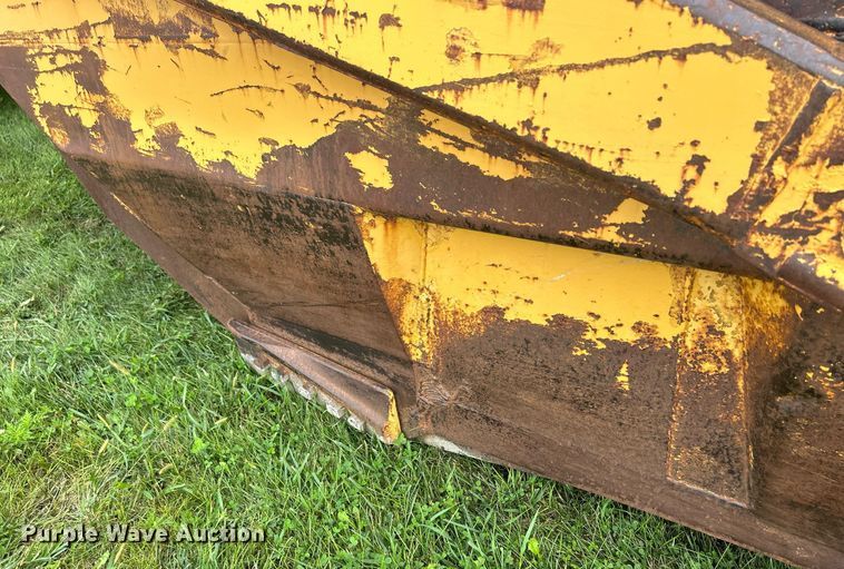 image for item DW2272 1973 Caterpillar  627 conventional scraper 