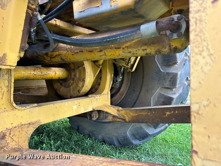 image for item DW2272 1973 Caterpillar  627 conventional scraper 